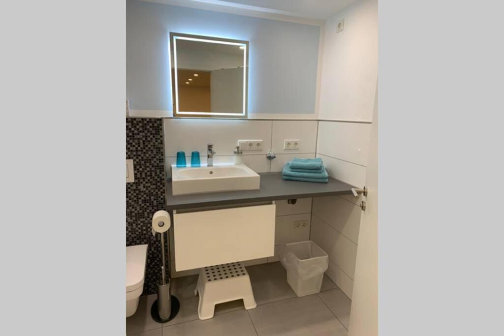 Modern Renovated Apartment Suited For Business Consultants - In Close Distance To Dt, Dhl And Un Campus - Reserved Parking Bona Exterior foto